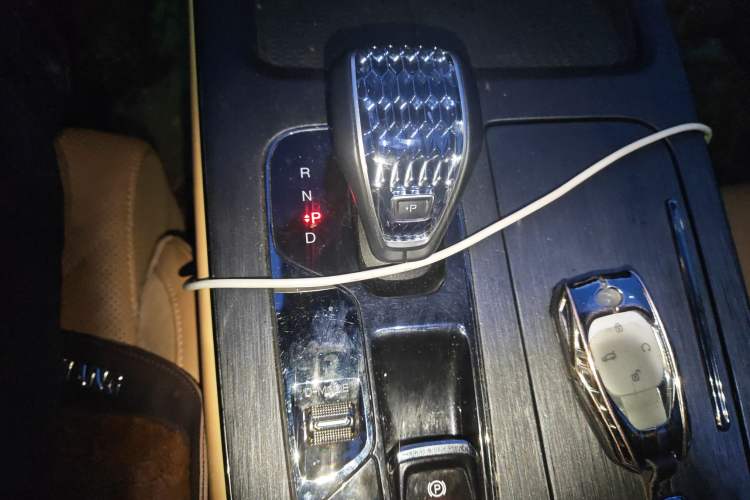 Used GAC Trumpchi ES9 2024 PHEV with 143 km Max Gear Lever