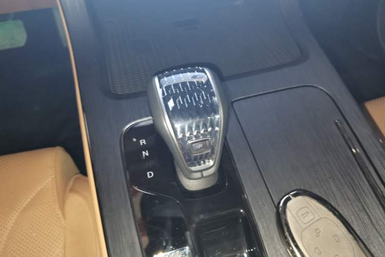 Used GAC Trumpchi ES9 2024 PHEV with 143 km Max Gear Lever
