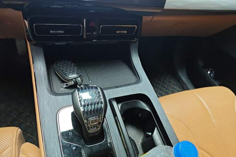 Used GAC Trumpchi ES9 2024 PHEV with 143 km Max Gear Lever