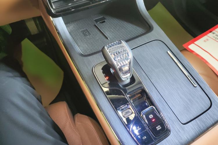 Used GAC Trumpchi ES9 2024 PHEV with 143 km Max Gear Lever