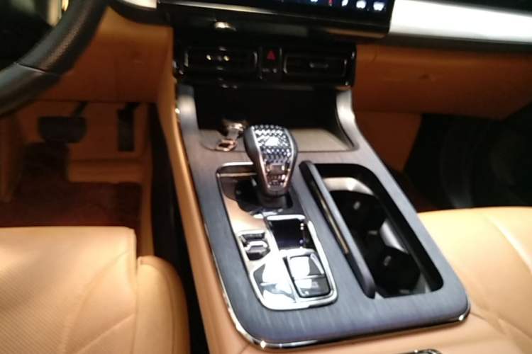 Used GAC Trumpchi ES9 2024 PHEV with 143 km Max Gear Lever