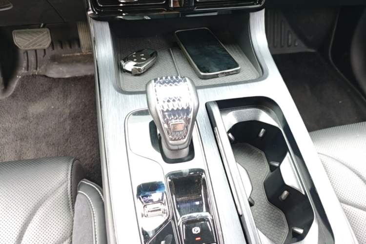 Used GAC Trumpchi ES9 2024 PHEV with 143 km Max Gear Lever