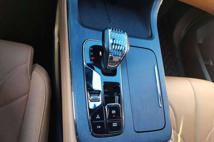 Used GAC Trumpchi ES9 2024 PHEV with 143 km Max Gear Lever