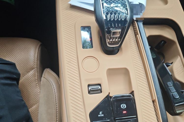 Used GAC Trumpchi ES9 2024 PHEV with 143 km Max Gear Lever