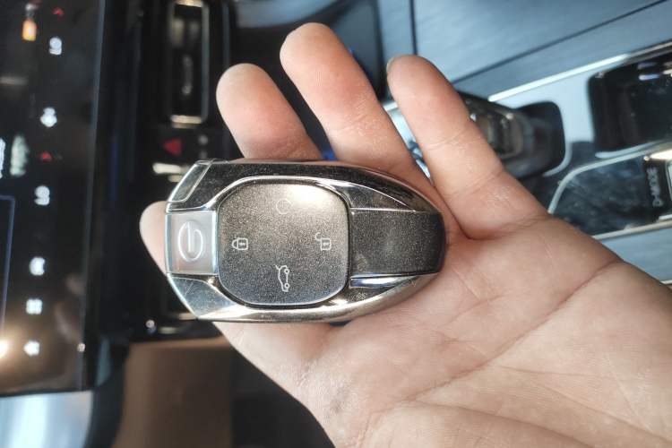 Used GAC Trumpchi ES9 2024 PHEV with 143 km Max Interior 1