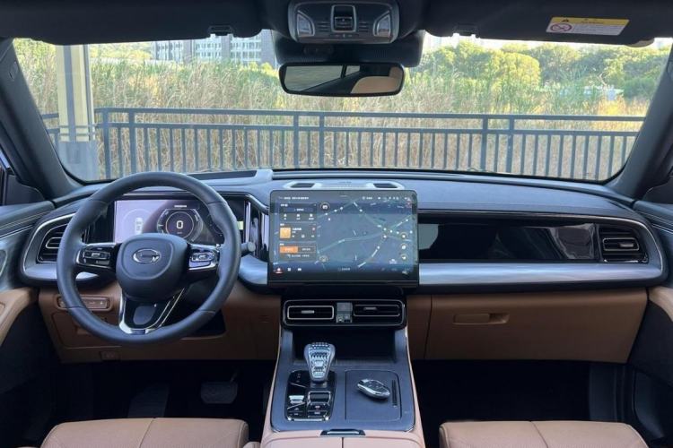 Used GAC Trumpchi ES9 2024 PHEV with 143 km Max Interior 1
