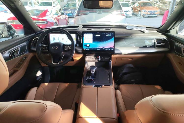 Used GAC Trumpchi ES9 2024 PHEV with 143 km Max Interior 2