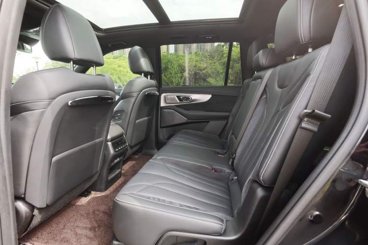 Used GAC Trumpchi ES9 2024 PHEV with 143 km Max Interior 2