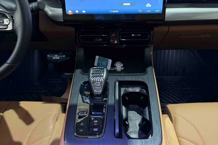 Used GAC Trumpchi ES9 2024 PHEV with 143 km Max Interior 2