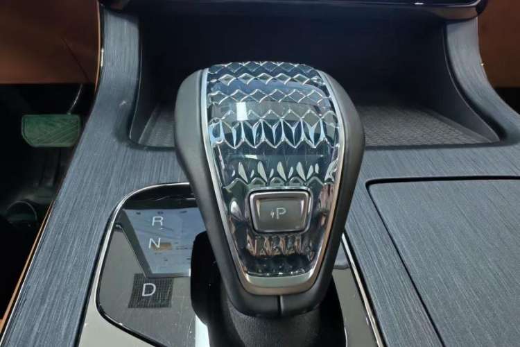 Used GAC Trumpchi ES9 2024 PHEV with 143 km Max Interior 4
