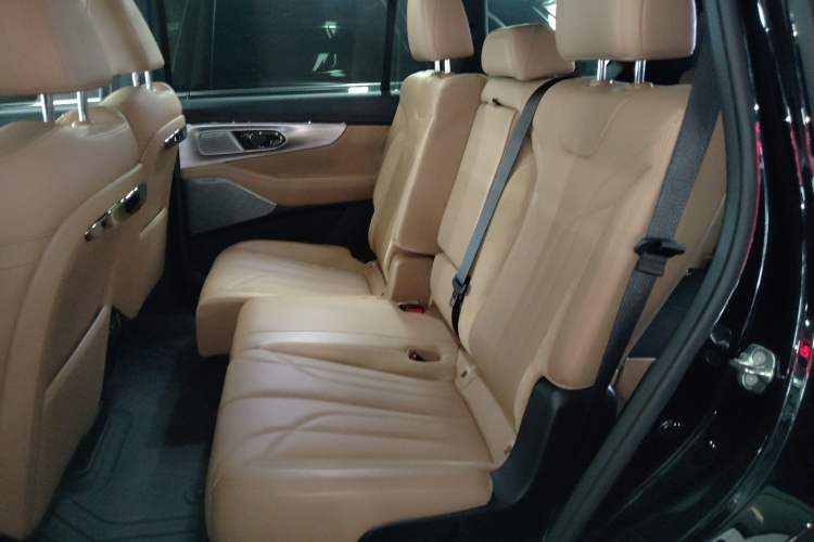 Used GAC Trumpchi ES9 2024 PHEV with 143 km Max Interior 4