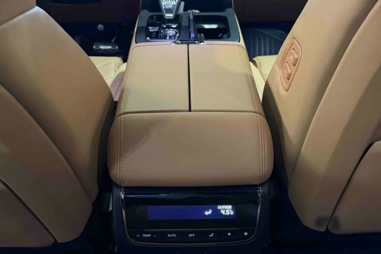 Used GAC Trumpchi ES9 2024 PHEV with 143 km Max Interior 4