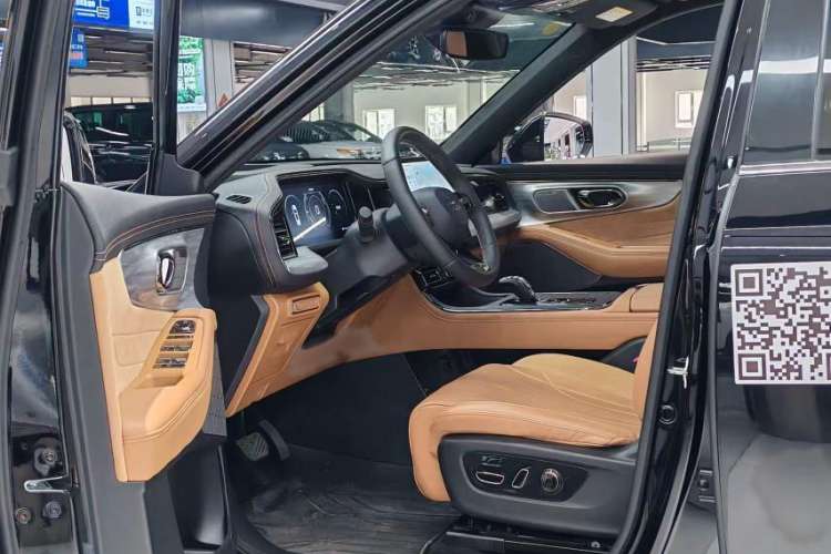 Used GAC Trumpchi ES9 2024 PHEV with 143 km Max Interior 5