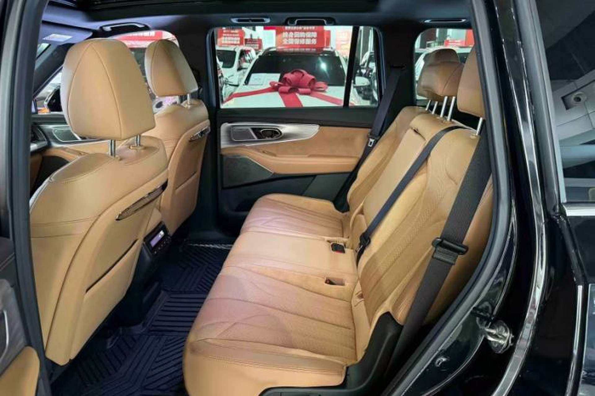 Used GAC Trumpchi ES9 2024 PHEV with 143 km Max Interior 5