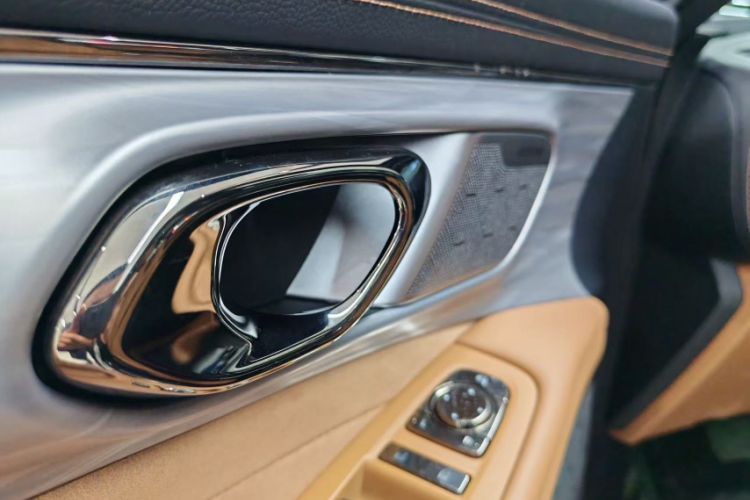Used GAC Trumpchi ES9 2024 PHEV with 143 km Max Interior 8