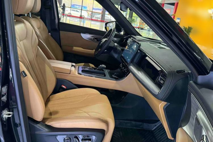 Used GAC Trumpchi ES9 2024 PHEV with 143 km Max Interior 9