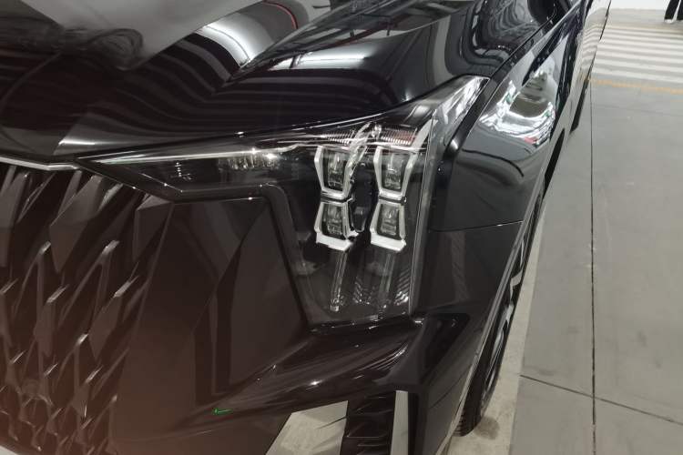 Used GAC Trumpchi ES9 2024 PHEV with 143 km Max Left Front Headlight