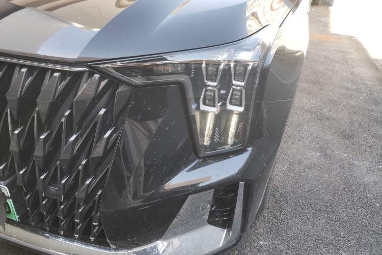 Used GAC Trumpchi ES9 2024 PHEV with 143 km Max Left Front Headlight