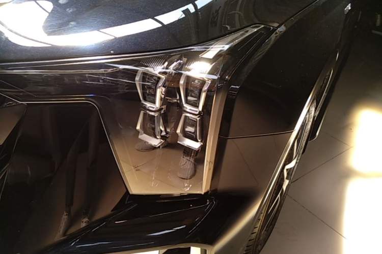 Used GAC Trumpchi ES9 2024 PHEV with 143 km Max Left Front Headlight