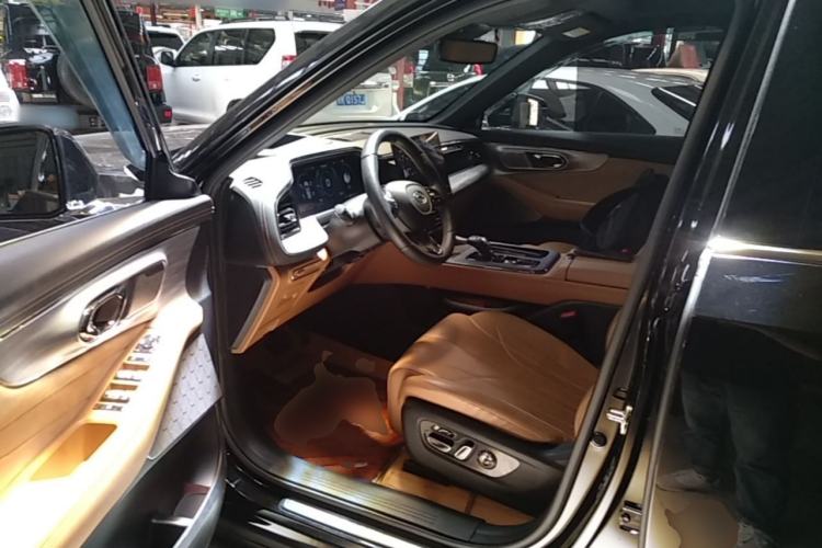 Used GAC Trumpchi ES9 2024 PHEV with 143 km Max Left Front Seat