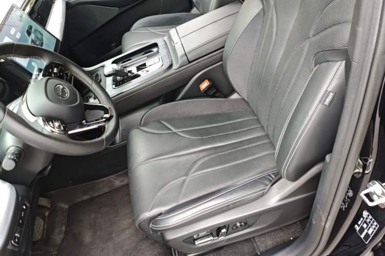 Used GAC Trumpchi ES9 2024 PHEV with 143 km Max Left Front Seat