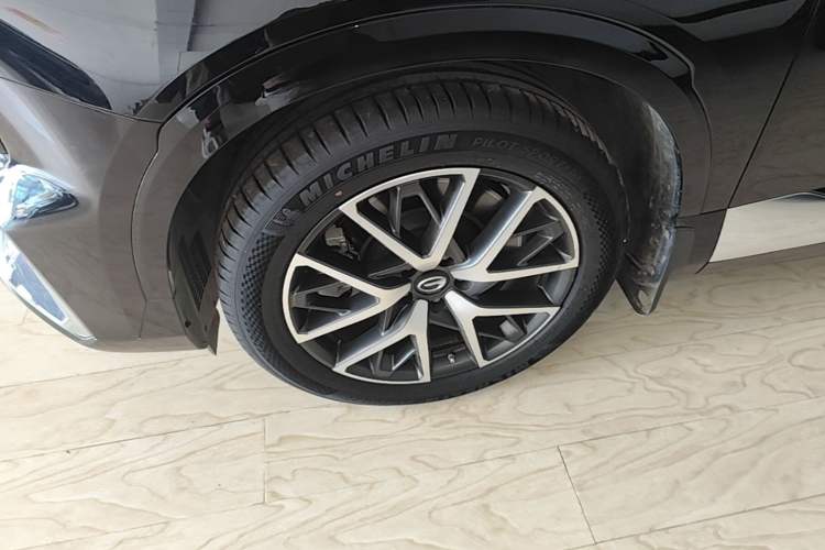 Used GAC Trumpchi ES9 2024 PHEV with 143 km Max Left Front Wheel Hub