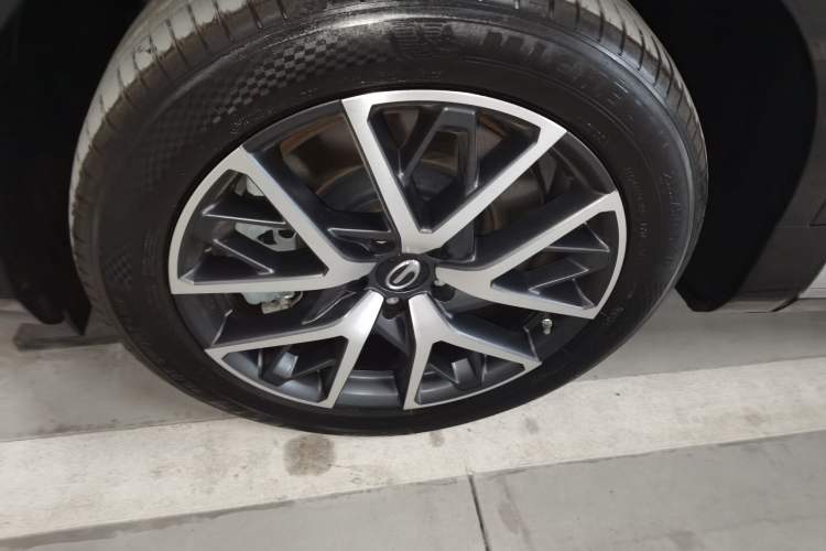 Used GAC Trumpchi ES9 2024 PHEV with 143 km Max Left Front Wheel Hub