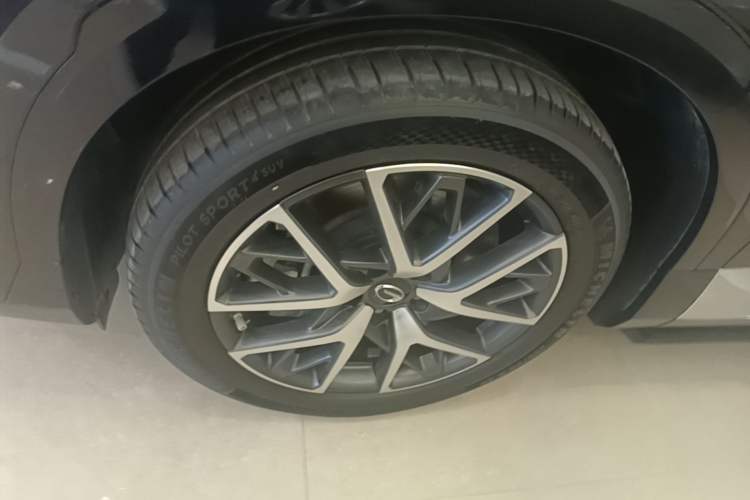 Used GAC Trumpchi ES9 2024 PHEV with 143 km Max Left Front Wheel Hub