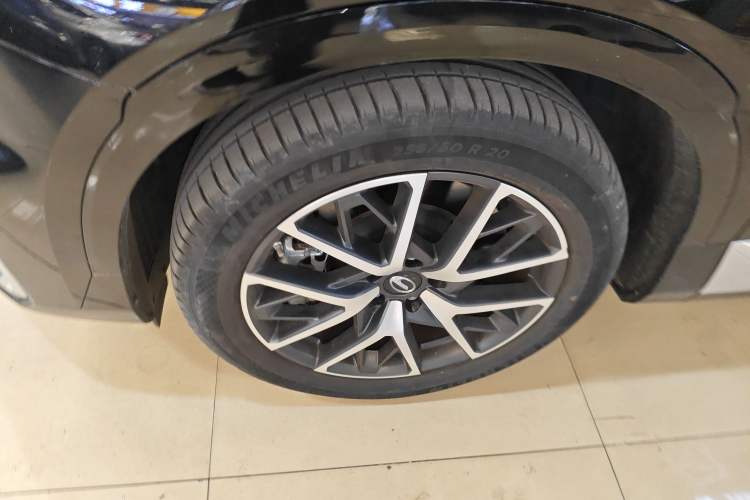 Used GAC Trumpchi ES9 2024 PHEV with 143 km Max Left Front Wheel Hub