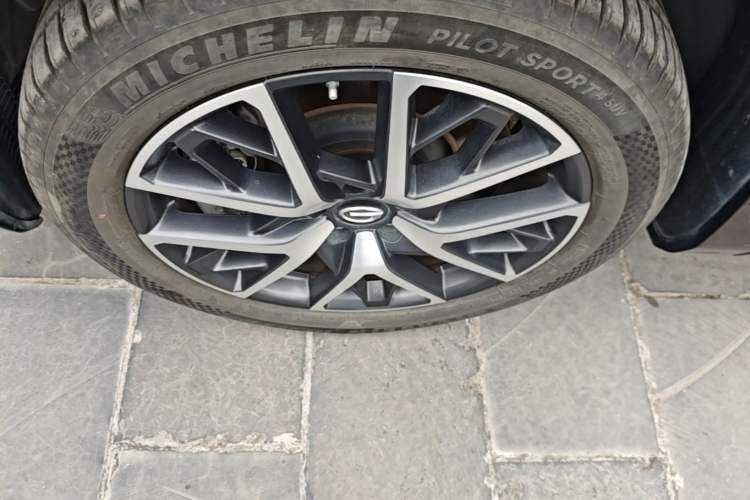 Used GAC Trumpchi ES9 2024 PHEV with 143 km Max Left Front Wheel Hub