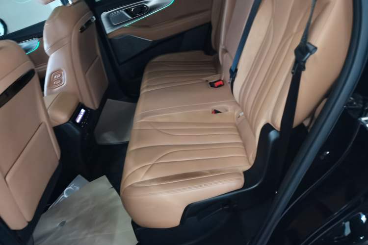 Used GAC Trumpchi ES9 2024 PHEV with 143 km Max Left Rear Seat