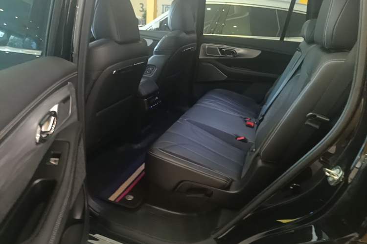 Used GAC Trumpchi ES9 2024 PHEV with 143 km Max Left Rear Seat