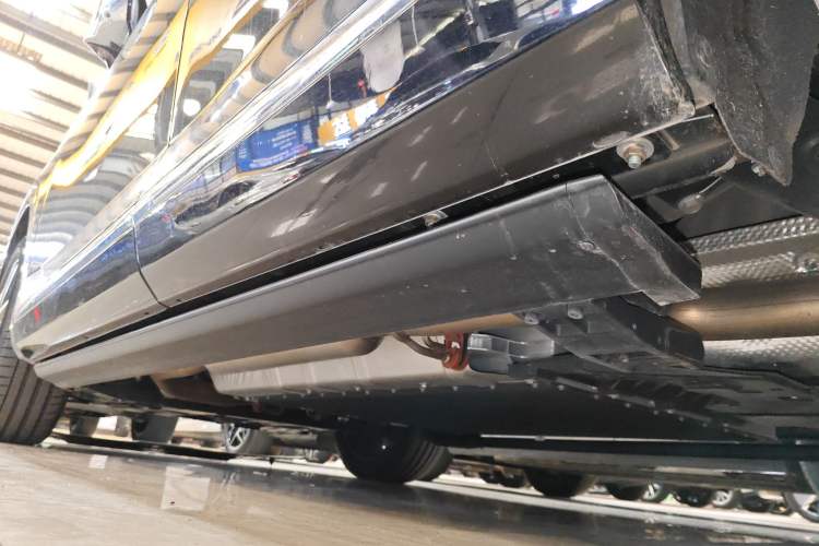 Used GAC Trumpchi ES9 2024 PHEV with 143 km Max Left Side Sill
