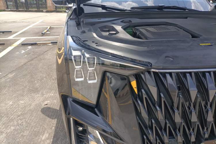 Used GAC Trumpchi ES9 2024 PHEV with 143 km Max Right Front Headlight