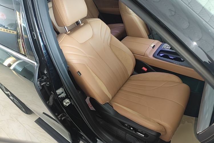 Used GAC Trumpchi ES9 2024 PHEV with 143 km Max Right Front Seat
