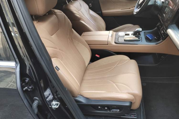 Used GAC Trumpchi ES9 2024 PHEV with 143 km Max Right Front Seat