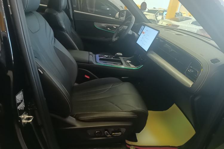 Used GAC Trumpchi ES9 2024 PHEV with 143 km Max Right Front Seat