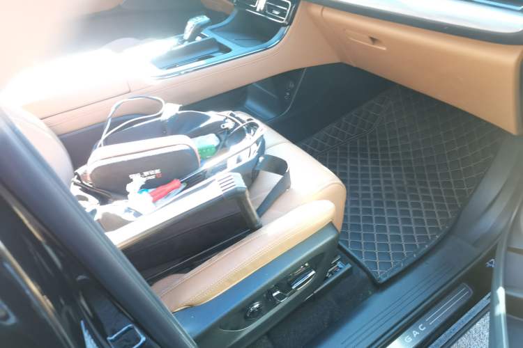 Used GAC Trumpchi ES9 2024 PHEV with 143 km Max Right Front Seat