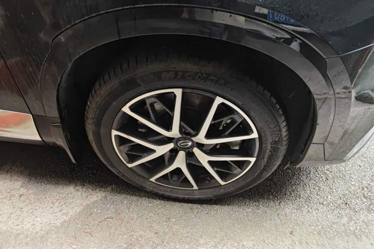 Used GAC Trumpchi ES9 2024 PHEV with 143 km Max Right Front Wheel Hub