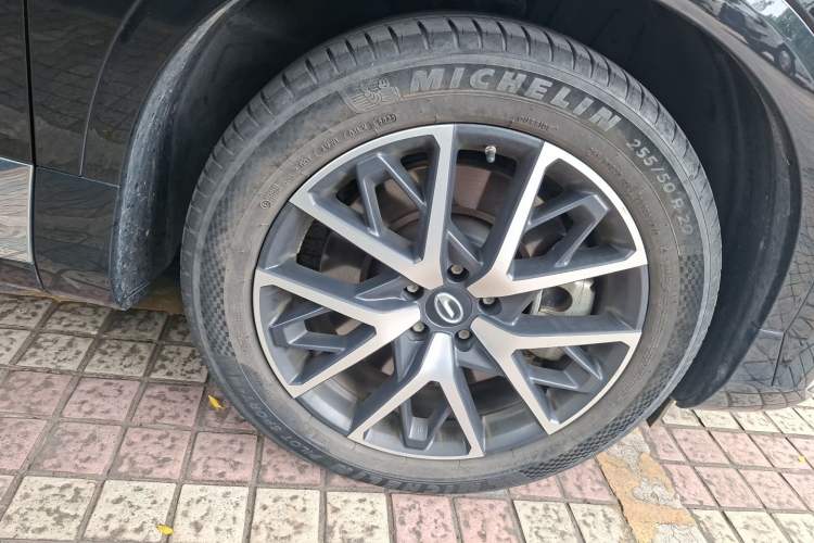 Used GAC Trumpchi ES9 2024 PHEV with 143 km Max Right Front Wheel Hub