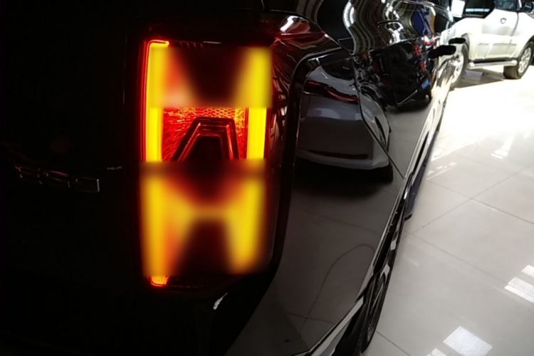 Used GAC Trumpchi ES9 2024 PHEV with 143 km Max Right Rear Taillight
