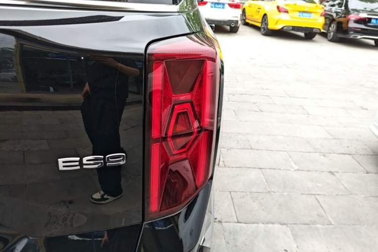 Used GAC Trumpchi ES9 2024 PHEV with 143 km Max Right Rear Taillight