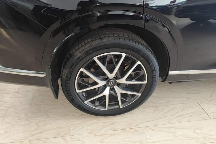 Used GAC Trumpchi ES9 2024 PHEV with 143 km Max Right Rear Wheel Hub