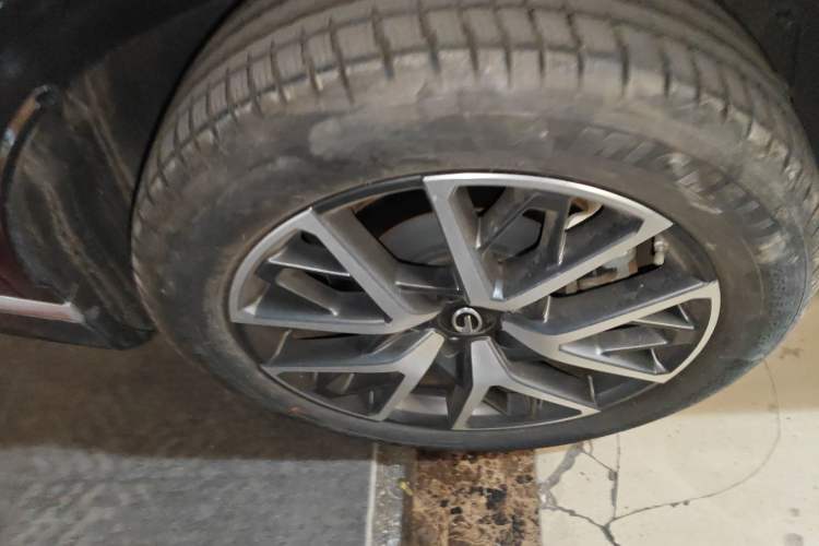 Used GAC Trumpchi ES9 2024 PHEV with 143 km Max Right Rear Wheel Hub