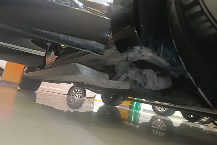 Used GAC Trumpchi ES9 2024 PHEV with 143 km Max Right Side Sill