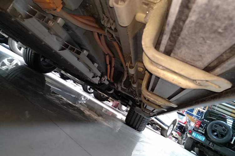 Used GAC Trumpchi ES9 2024 PHEV with 143 km Max Right Side Sill