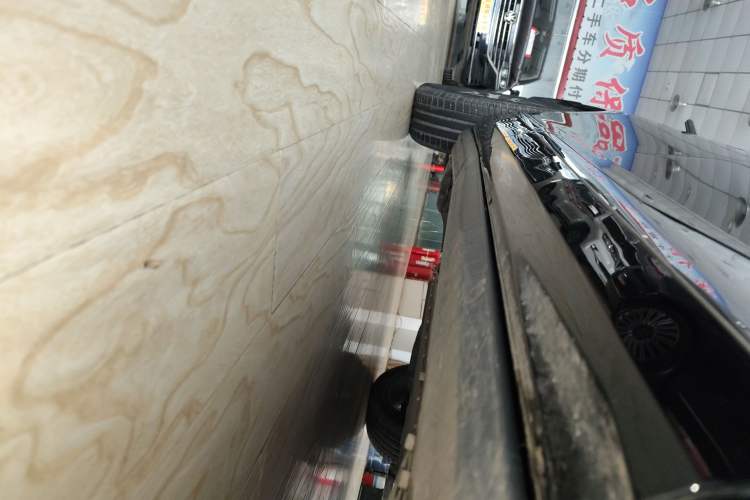 Used GAC Trumpchi ES9 2024 PHEV with 143 km Max Right Side Sill