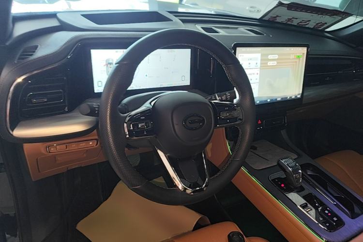 Used GAC Trumpchi ES9 2024 PHEV with 143 km Max Steering Wheel
