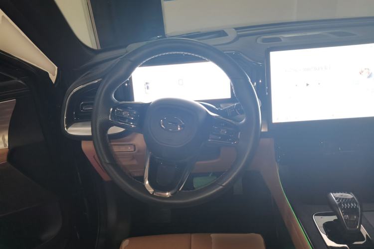 Used GAC Trumpchi ES9 2024 PHEV with 143 km Max Steering Wheel