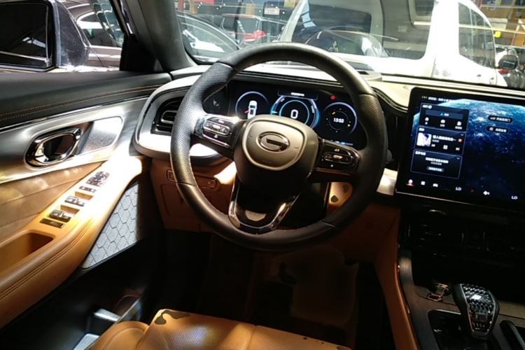 Used GAC Trumpchi ES9 2024 PHEV with 143 km Max Steering Wheel